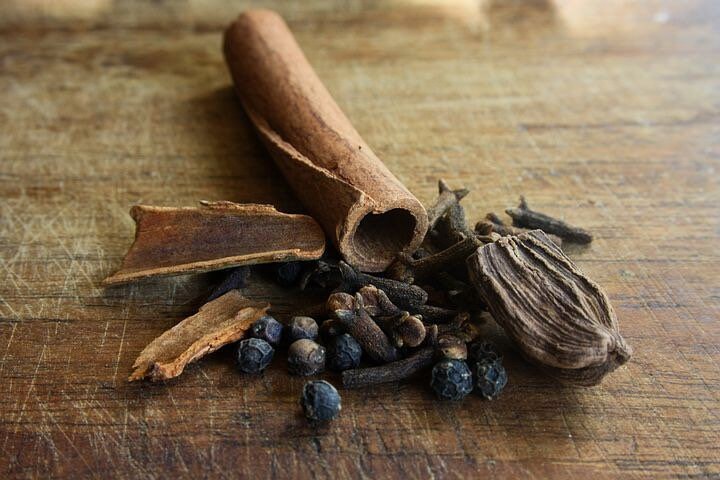 Black Cardamom Seeds, Amomum Subulatum AM9010